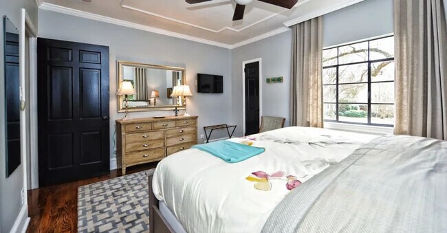 Building Photo - 600 Hermitage Ct