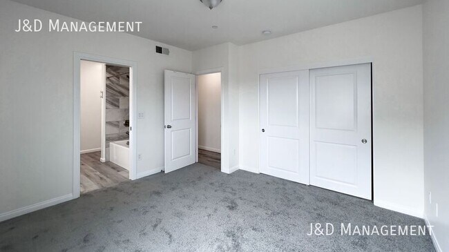 Building Photo - 1136 Fresno St