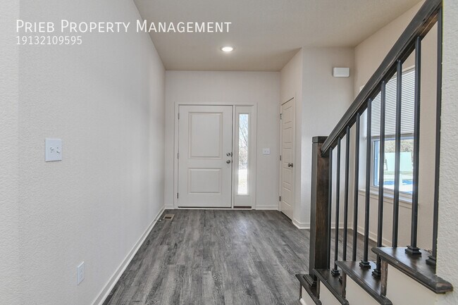 Building Photo - 3221 N 103rd Pl