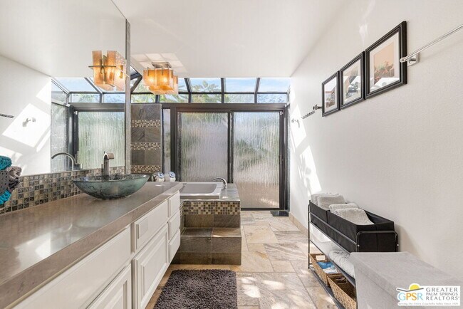 Building Photo - 40563 Desert Creek Ln