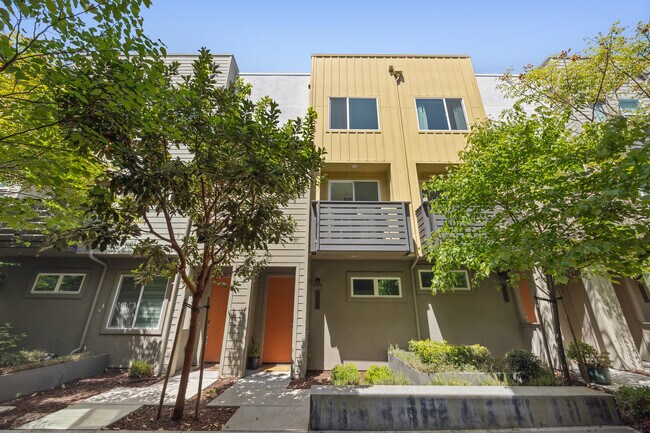 Building Photo - 172 Uptown Cir