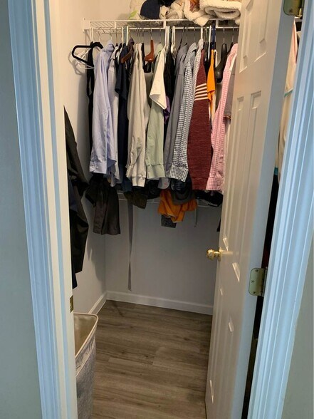 Building Photo - 591 Hamilton Chase Dr