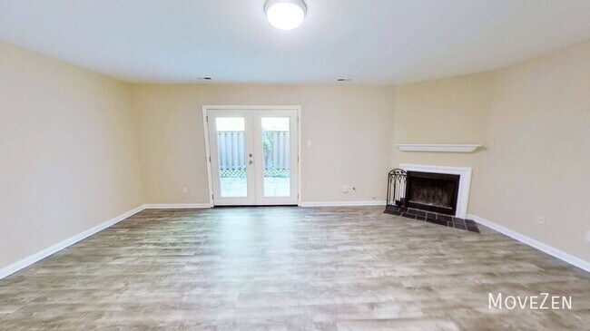 Building Photo - 7223 Sandy Creek Dr