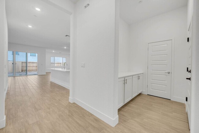 Building Photo - 12705 Parakeet Wy