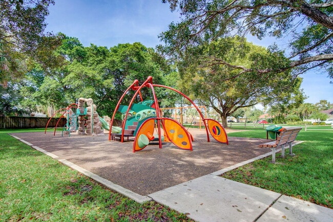 Building Photo - 7598 Fairway Trail