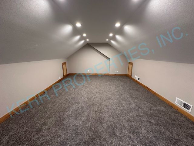 Building Photo - 225 NE Lucas Rd