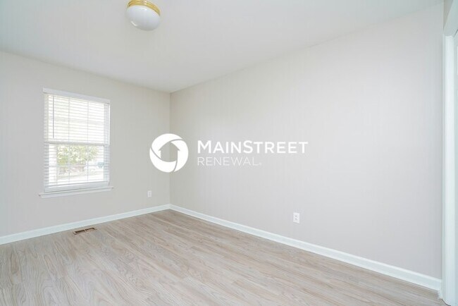 Building Photo - 4 Bedroom Pet-Friendly Home in La Vergne, ...