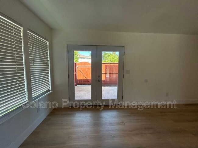 Building Photo - 1970 Grande Cir