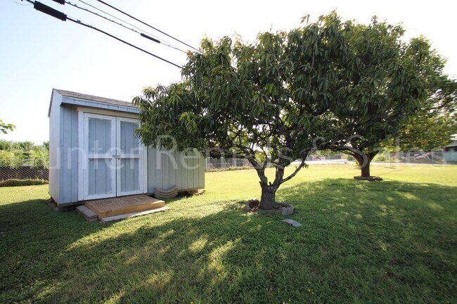 Building Photo - Spacious Corner Lot Killeen Home with Fruit-Bearing Backyard Trees