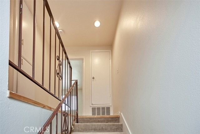 Building Photo - 28035 Ridgebrook Ct