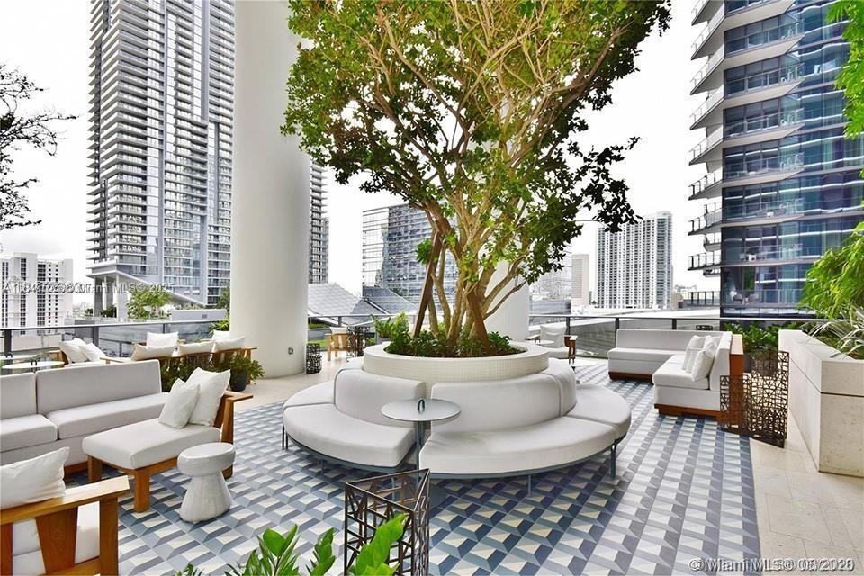 Building Photo - 801 S Miami Ave