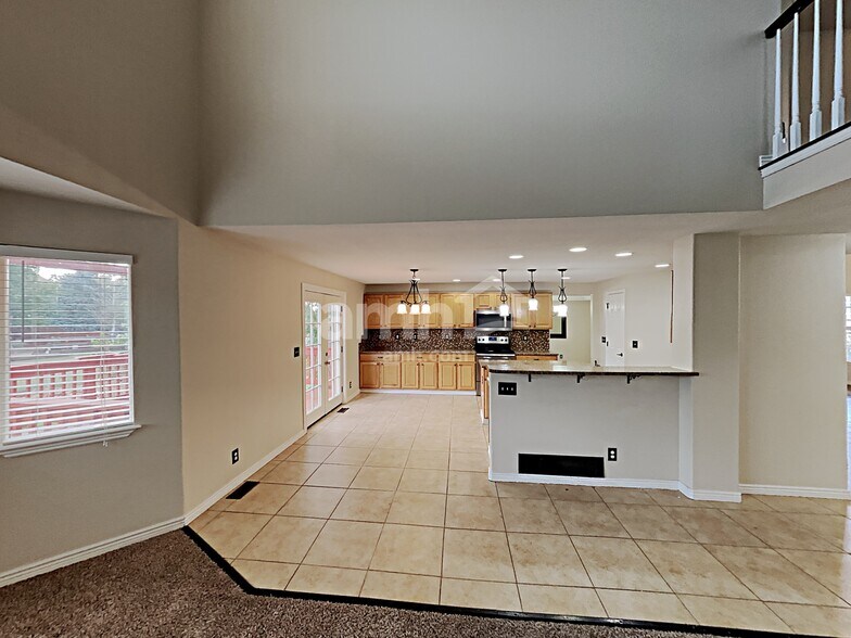 Building Photo - 950 Quarterhorse Trl