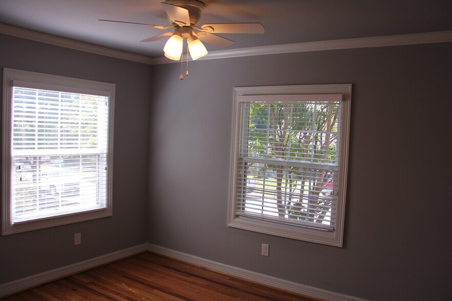 Building Photo - 3716 Collinwood Ave