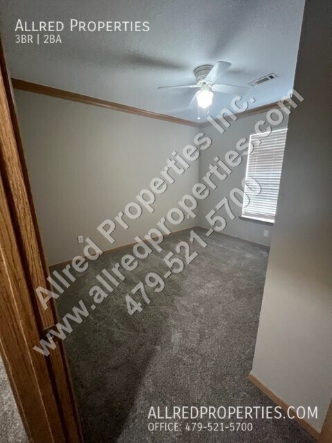Building Photo - DUPLEX IN SPRINGDALE