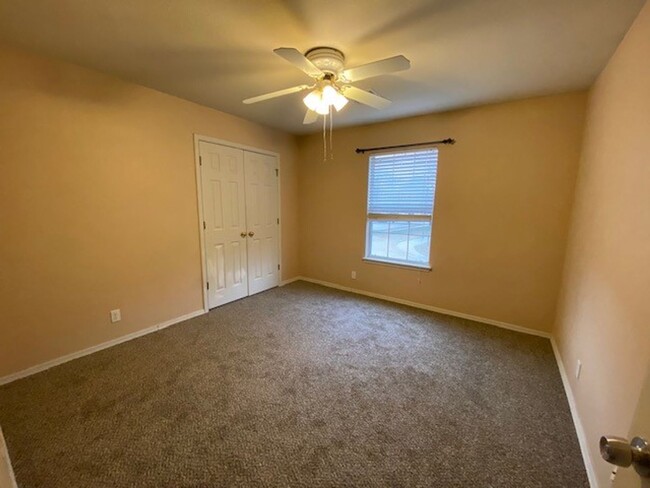 Building Photo - Two-Story Home, 4-5 bedrooms, 2.5 bathroom...