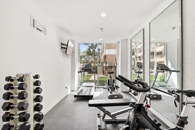 Building Photo - 3600 Montrose Blvd