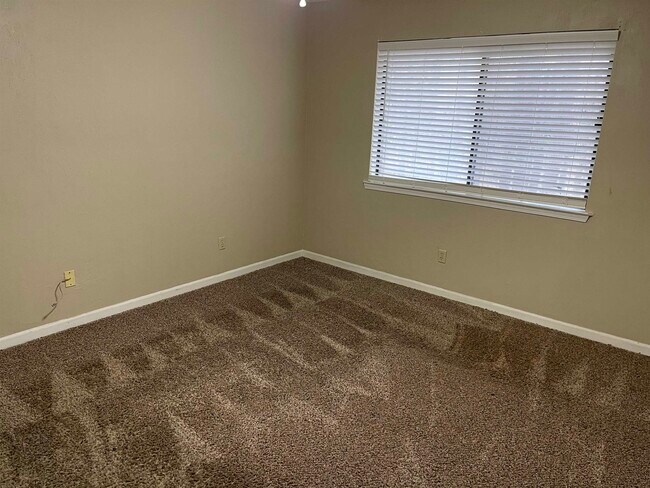 Building Photo - 3206 Ginger Dr