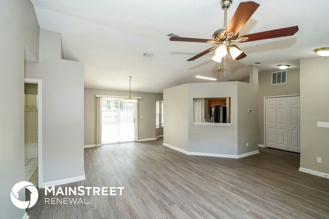 Building Photo - 2428 Justin Rd E