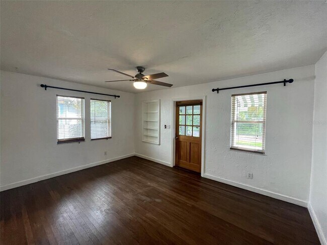 Building Photo - 4221 Burlington Ave N
