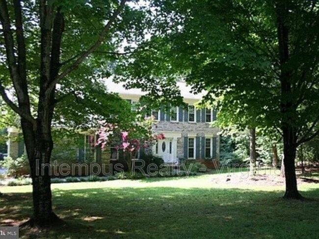 Building Photo - 7140 Chesterfield Dr