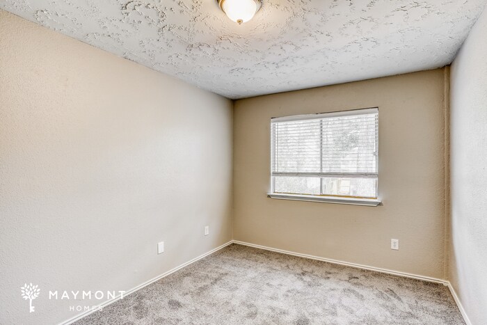 Building Photo - 11210 Crooked Pine Dr