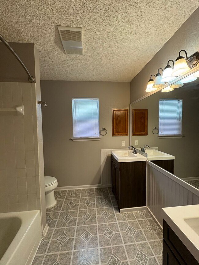Building Photo - Beautiful Home in College Park!