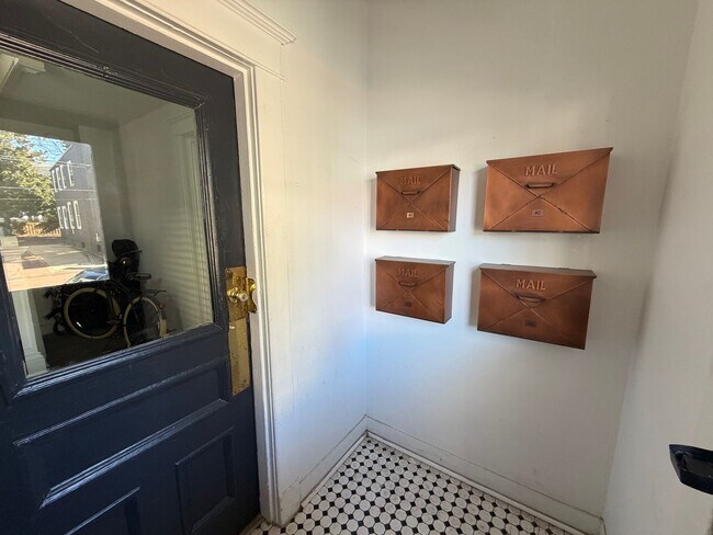 Building Photo - 23 Randall St