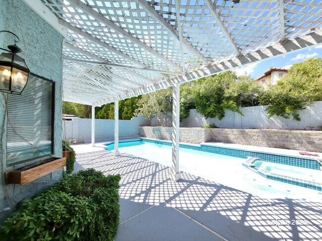 Building Photo - 9004 Cape Wood Ct