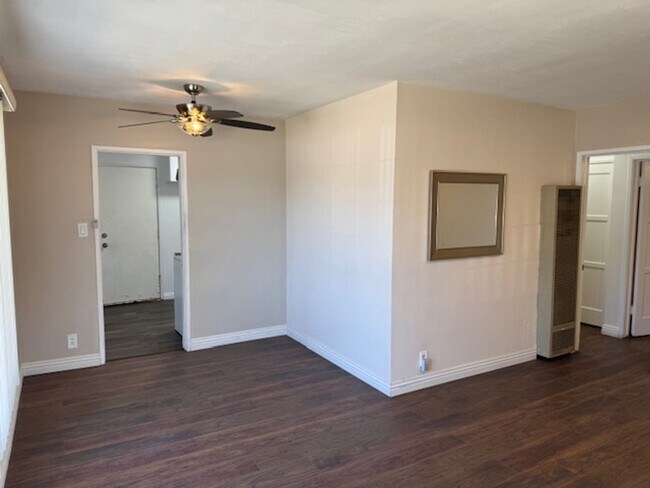 Building Photo - 135TH 406-408