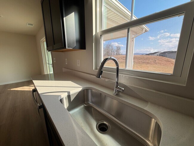 Building Photo - 59 Glacier Ave