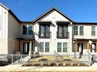 Building Photo - 3124 Bennett Dr