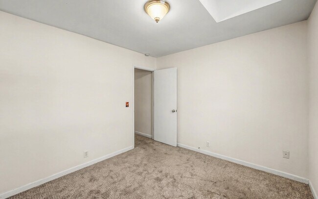 Building Photo - 2003 Stone Marten Dr