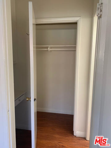 Building Photo - 832 S Gramercy Pl