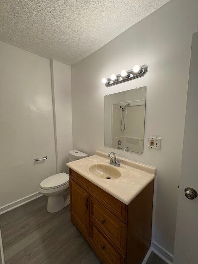 Building Photo - Work Duplex 360 Holdings