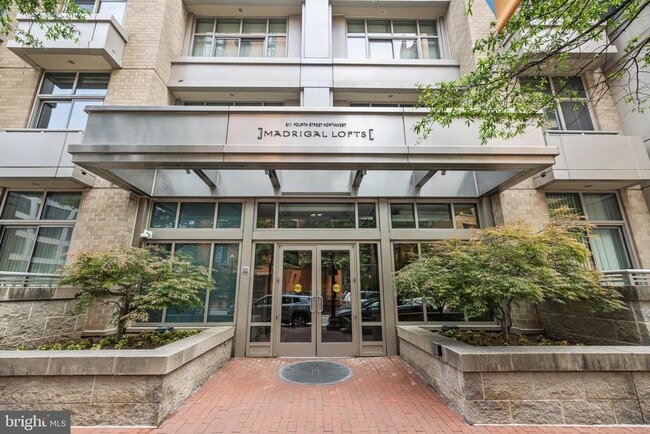 Building Photo - 811 4th St NW