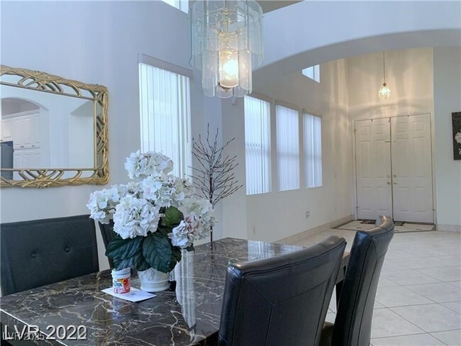 Building Photo - 3875 Cape Royal St
