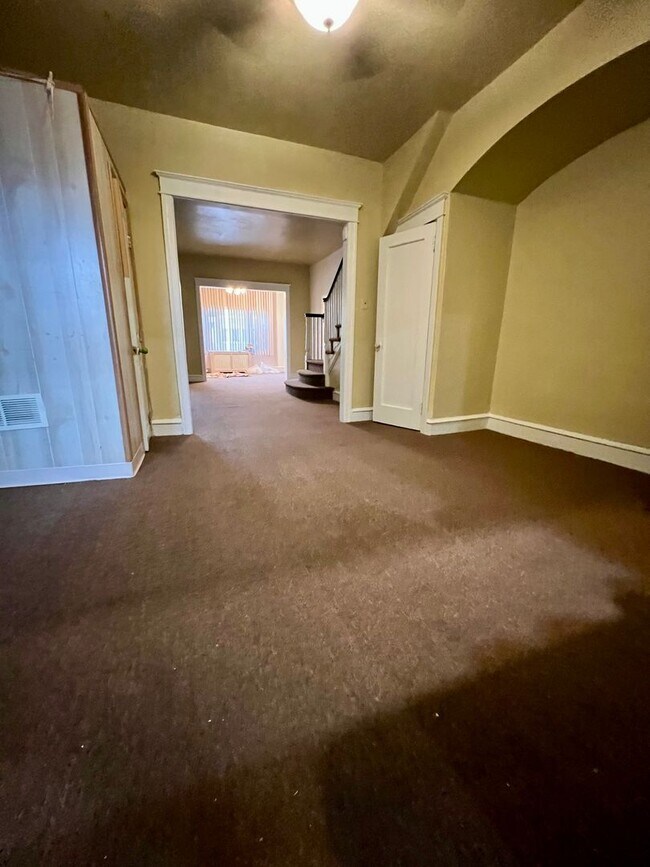 Stunning 5Bedroom Townhome in Wynnefield!... 5414 W Montgomery Ave Philadelphia PA 19131