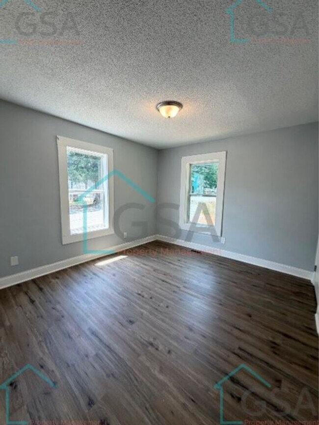 Building Photo - 2 Bedroom 2 Bath Available!