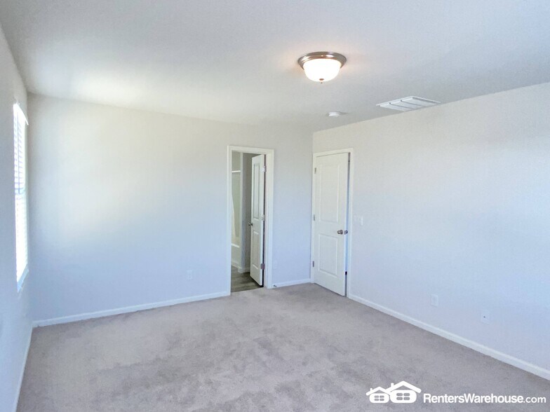 Building Photo - 335 Watson Pl