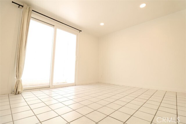 Building Photo - 129 35th St