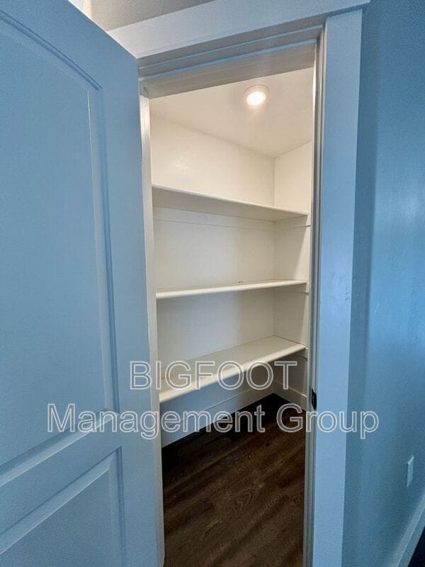 Building Photo - 7995 Avocet Dr