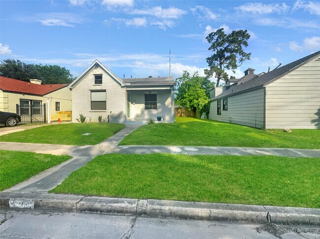 Building Photo - 5415 Palmer St