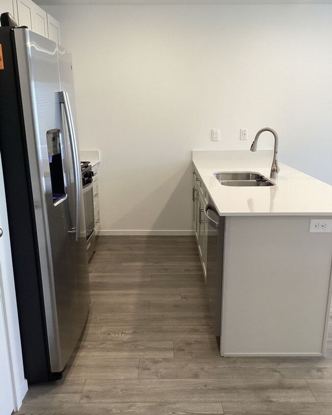 Building Photo - 543 May Dr