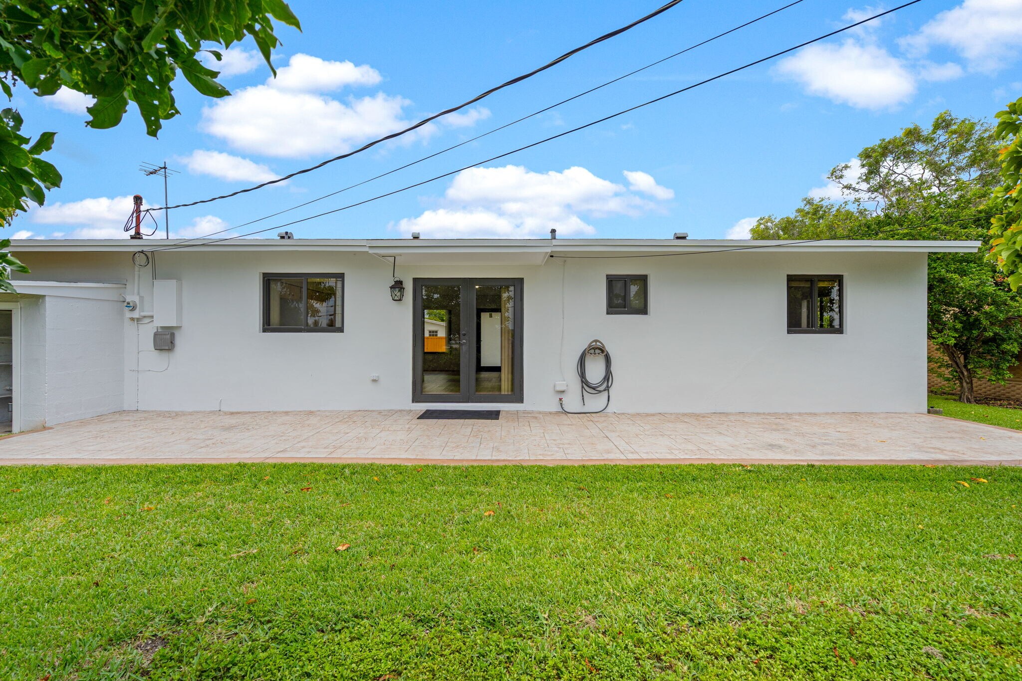 Building Photo - 5110 SW 106th Ave