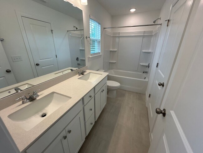 Building Photo - 6 Bedroom | 4 Bathroom New Construction Ga...