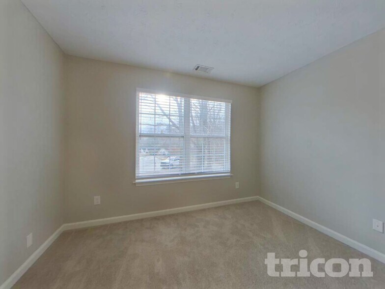 Building Photo - 2255 Hamilton Parc Ln