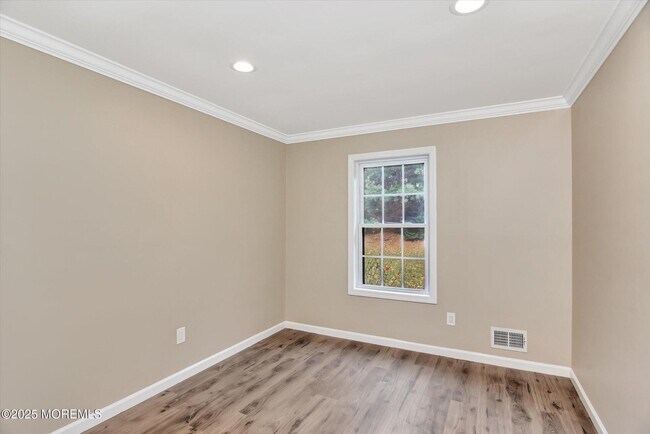 Building Photo - 1508 Wellington Pl