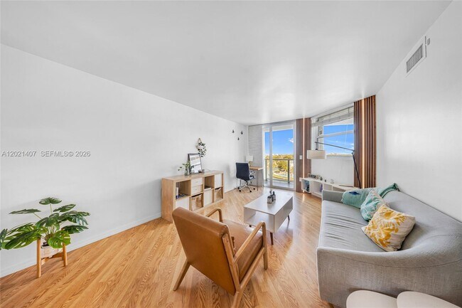 Building Photo - 5880 Collins Ave