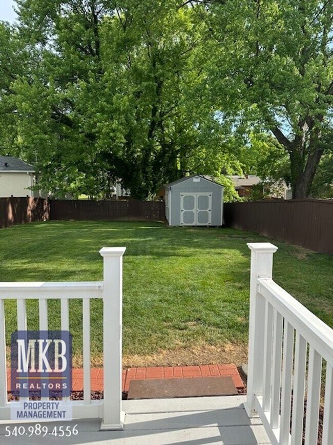 Building Photo - The Perfect 3-Bedroom Ranch-Style House Lo...