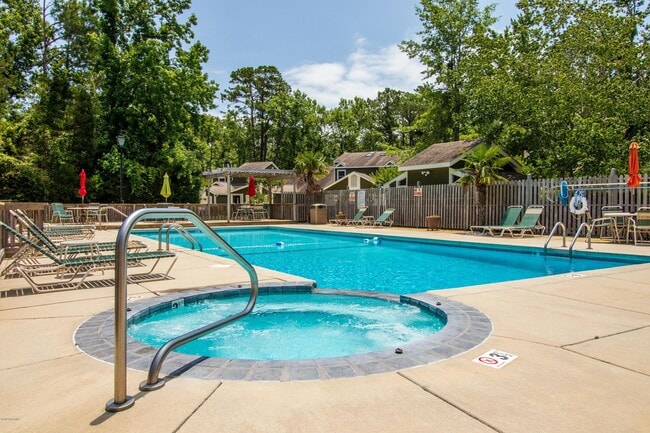 Building Photo - 504 Cedarwood Village